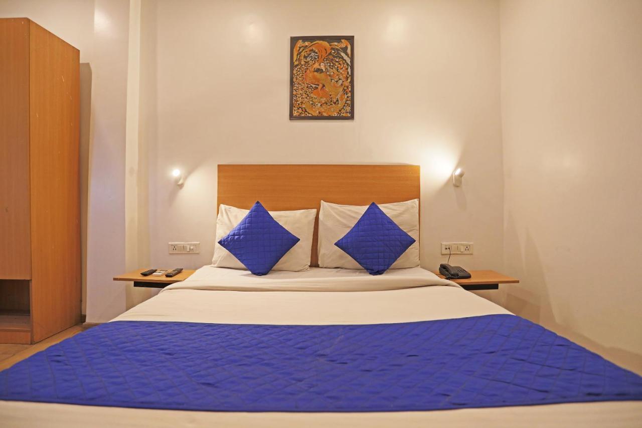 Hotel Yellow Chilli Britannia Chowk- Couple Friendly Local Id Accepted Nové Dillí Exteriér fotografie