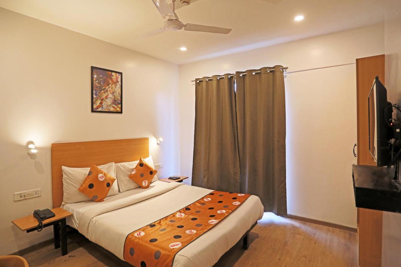 Hotel Yellow Chilli Britannia Chowk- Couple Friendly Local Id Accepted Nové Dillí Exteriér fotografie