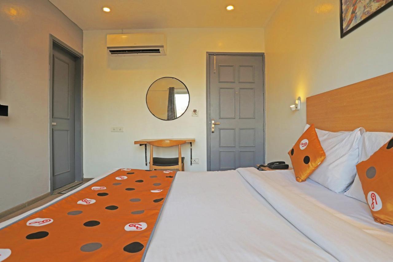 Hotel Yellow Chilli Britannia Chowk- Couple Friendly Local Id Accepted Nové Dillí Exteriér fotografie