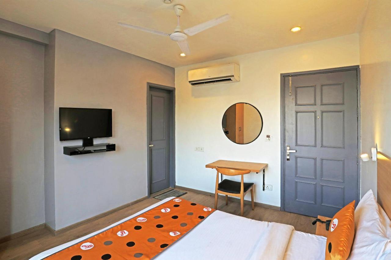 Hotel Yellow Chilli Britannia Chowk- Couple Friendly Local Id Accepted Nové Dillí Exteriér fotografie